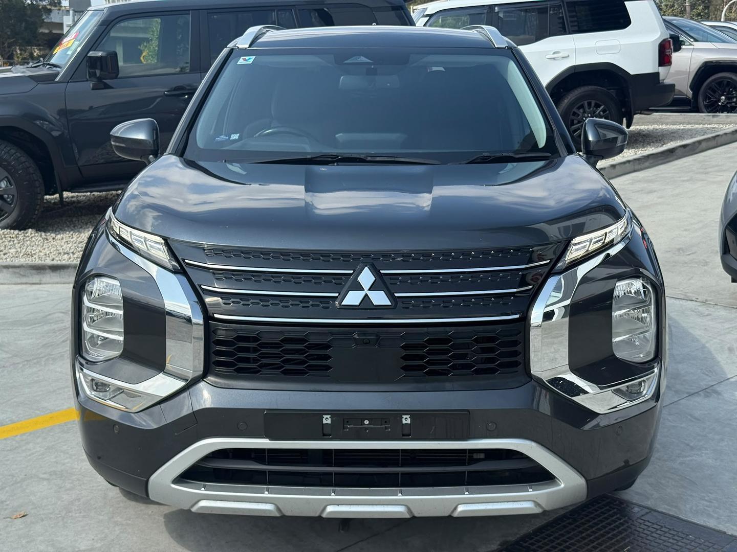 2024 Mitsubishi Outlander LS in Grey