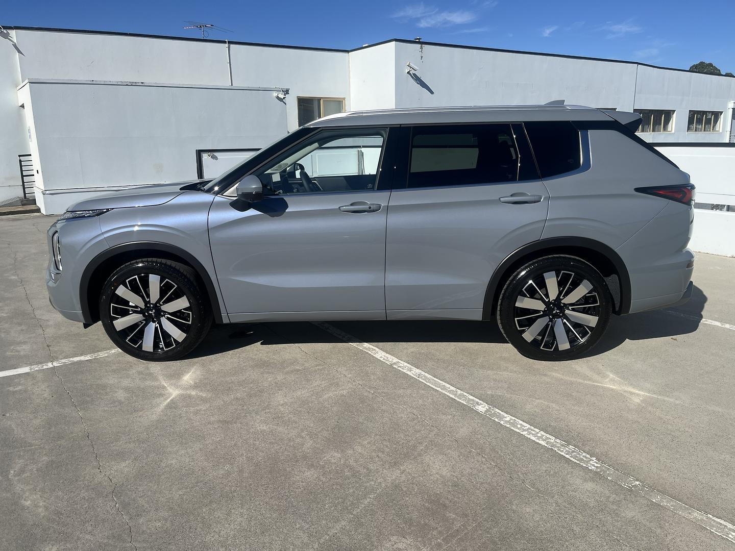 2025 Mitsubishi Outlander Exceed in Other