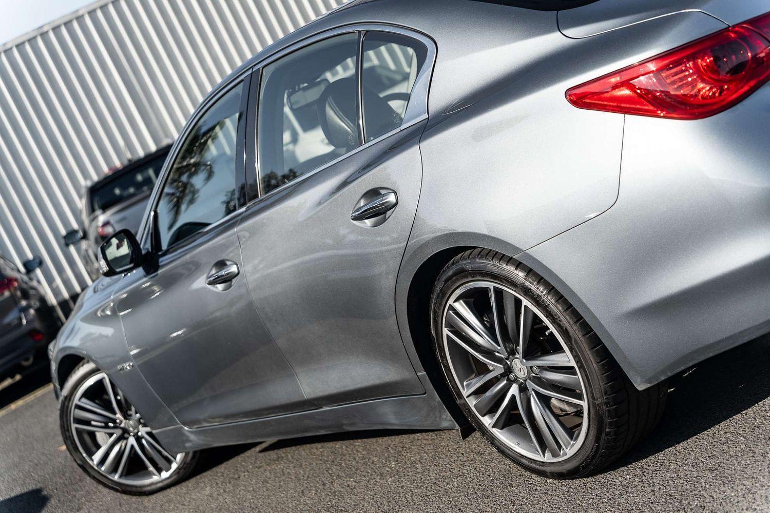 2015 INFINITI Q50 S Hybrid in Blue