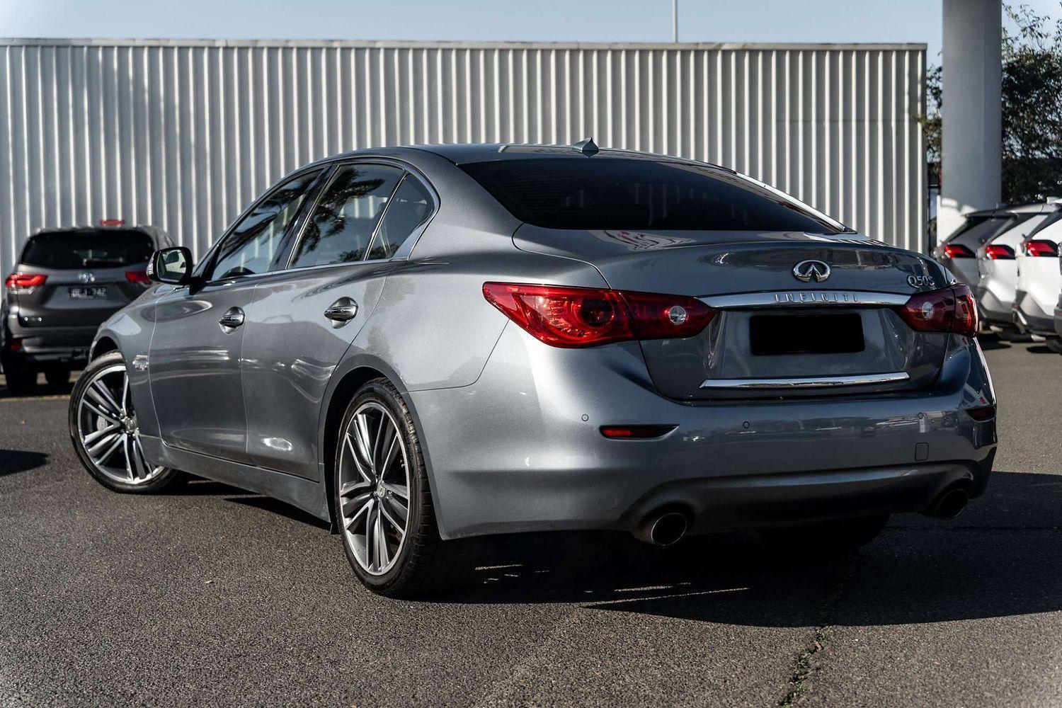 2015 INFINITI Q50 S Hybrid in Blue