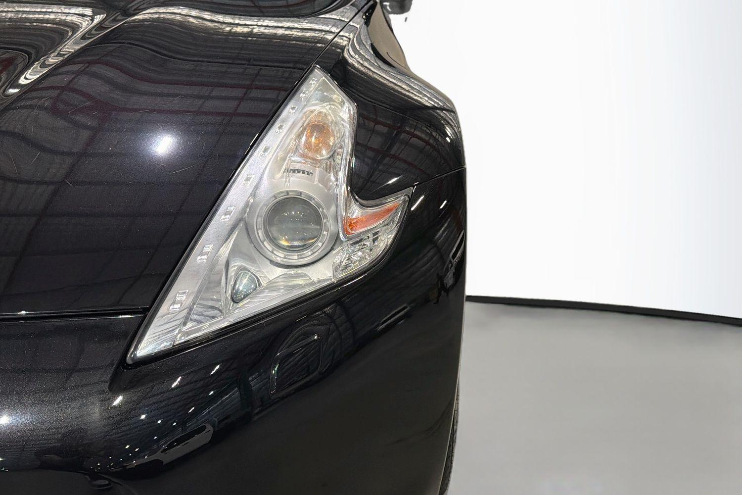 2011 Nissan 370Z Base in Black