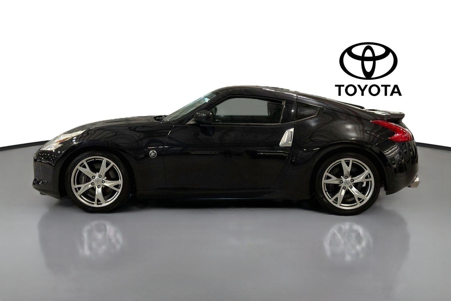2011 Nissan 370Z Base in Black