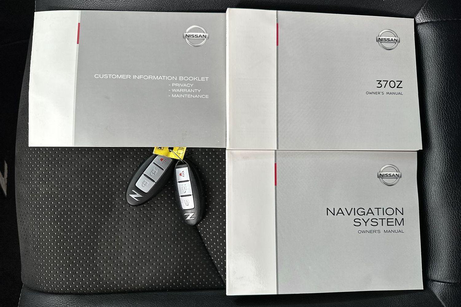 2018 Nissan 370Z Base in Black