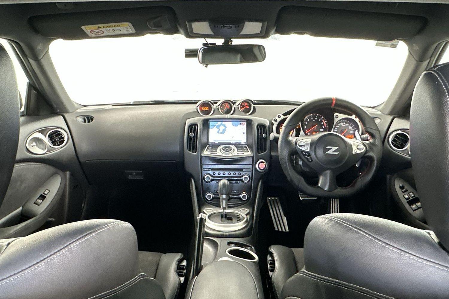 2018 Nissan 370Z Base in Black