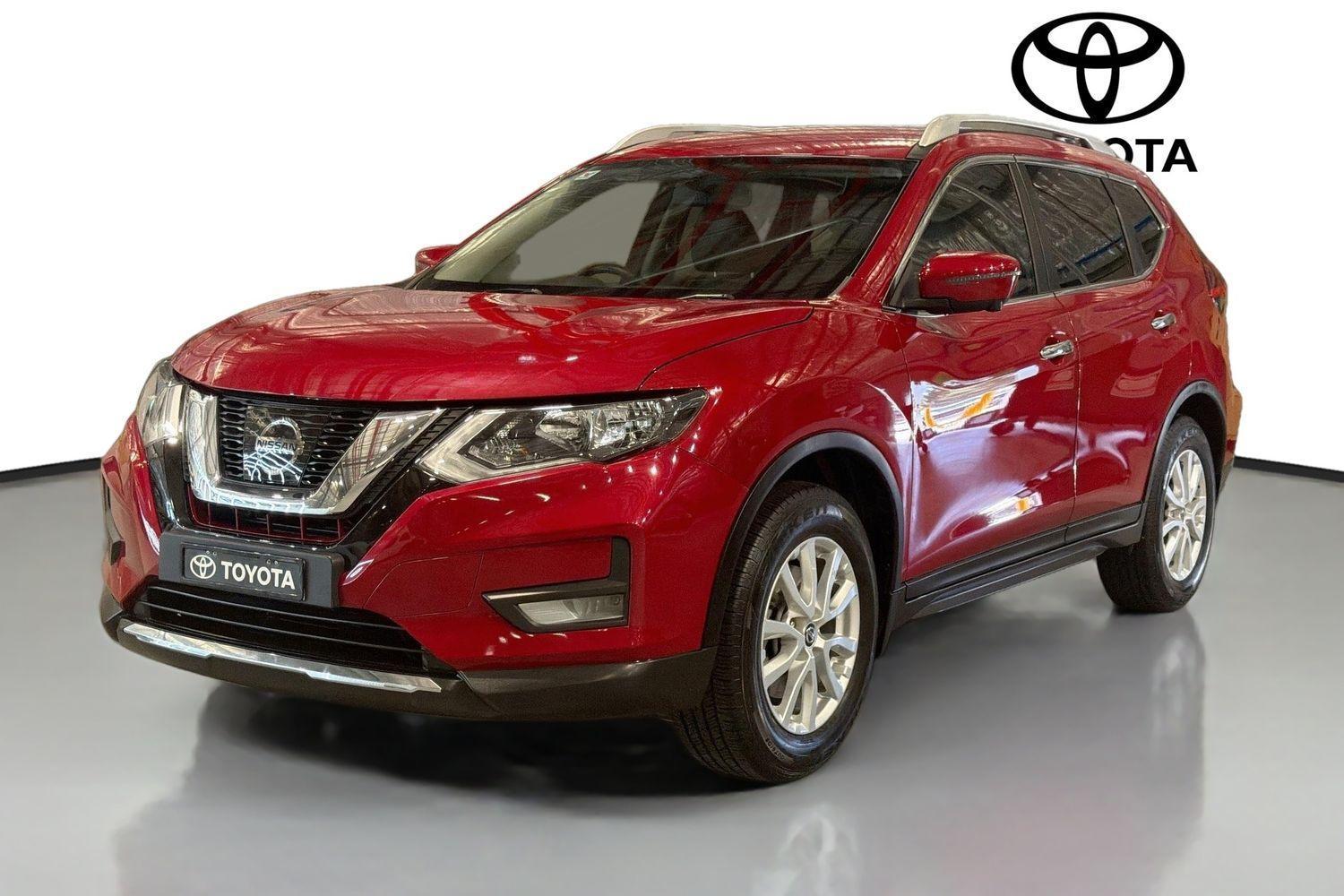 2018 Nissan X-TRAIL ST-L in Red