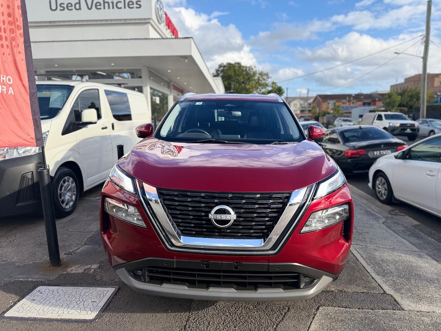 2023 Nissan X-TRAIL ST-L in Red