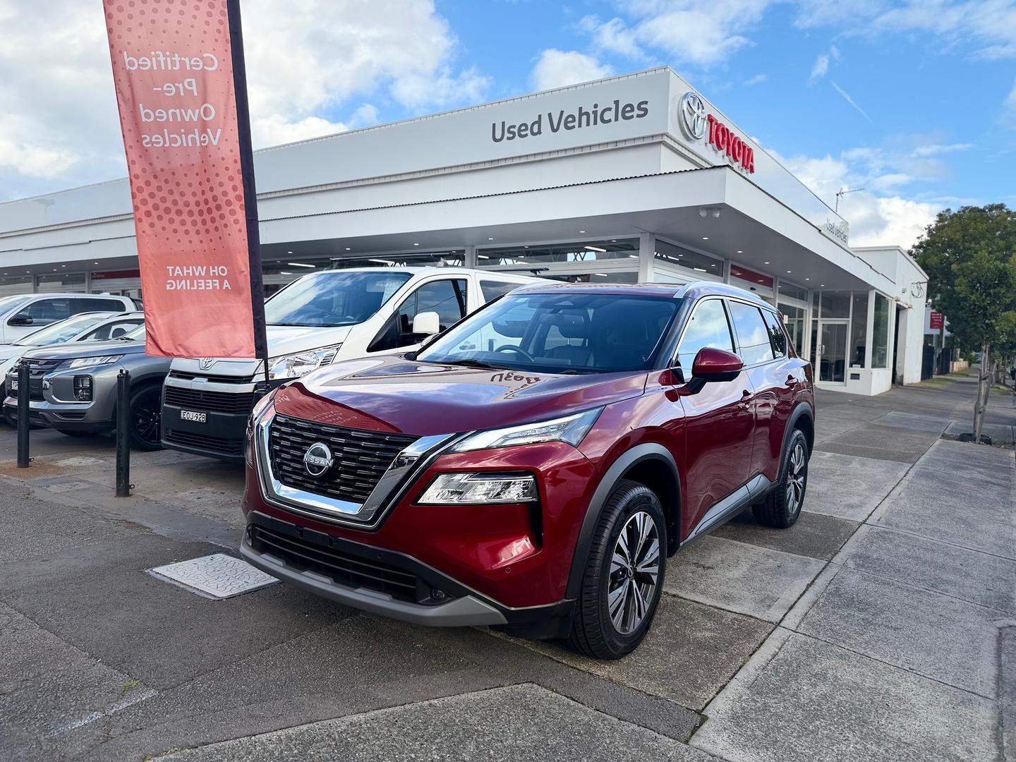 2023 Nissan X-TRAIL ST-L in Red