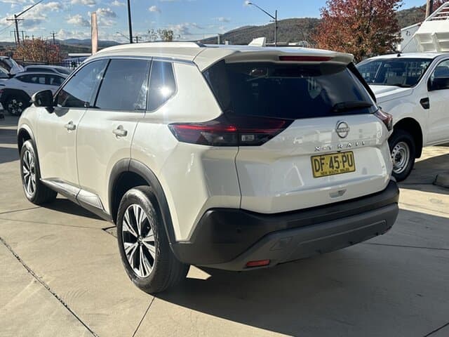2023 Nissan X-TRAIL ST-L in White