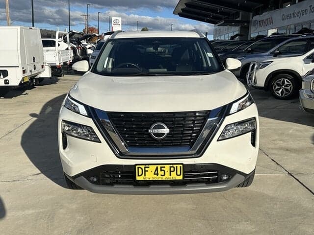 2023 Nissan X-TRAIL ST-L in White
