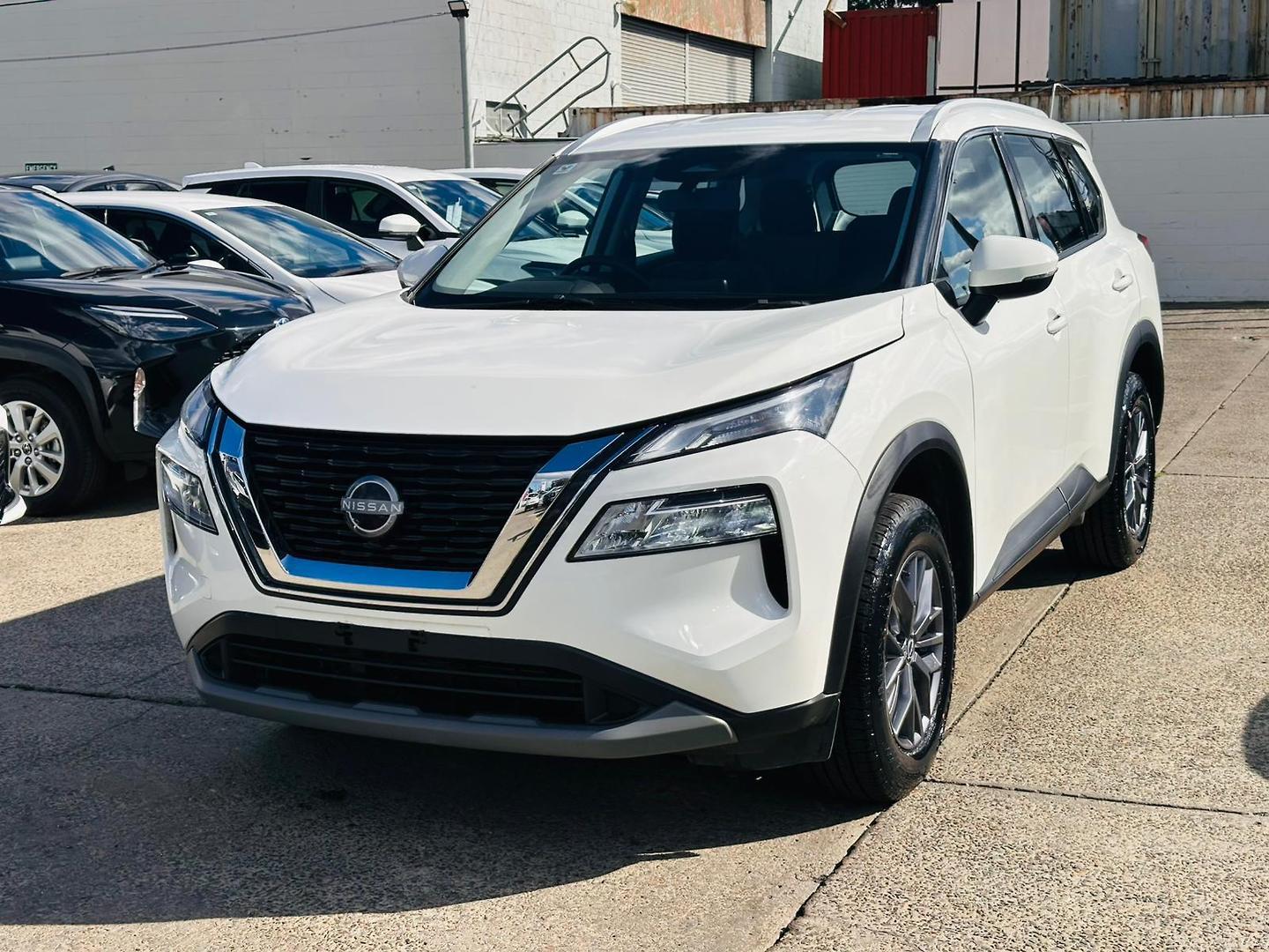 2024 Nissan X-TRAIL ST in White