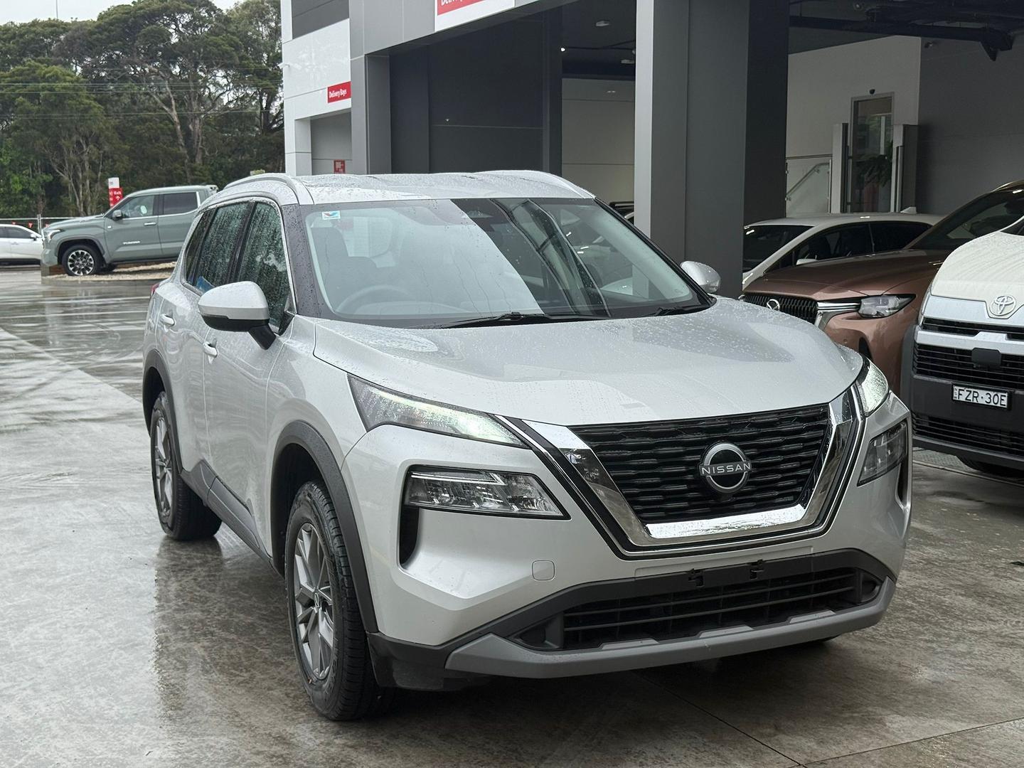 2024 Nissan X-TRAIL ST in Silver