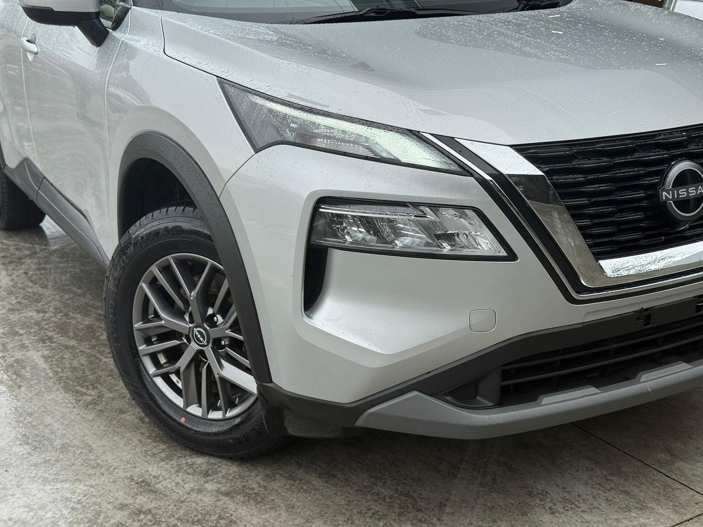 2024 Nissan X-TRAIL ST in Silver
