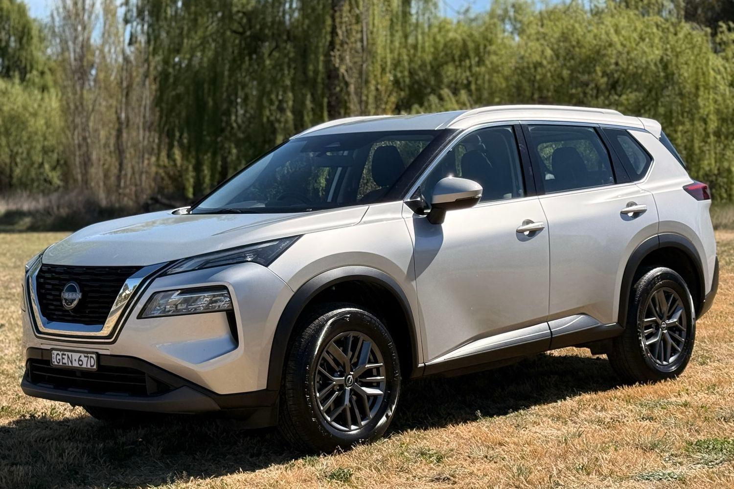 2024 Nissan X-TRAIL ST in Silver