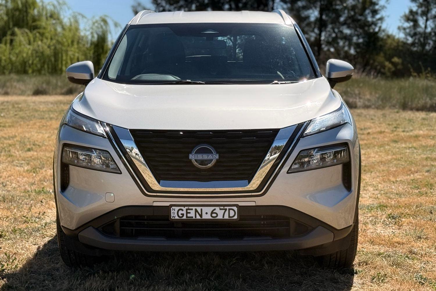2024 Nissan X-TRAIL ST in Silver