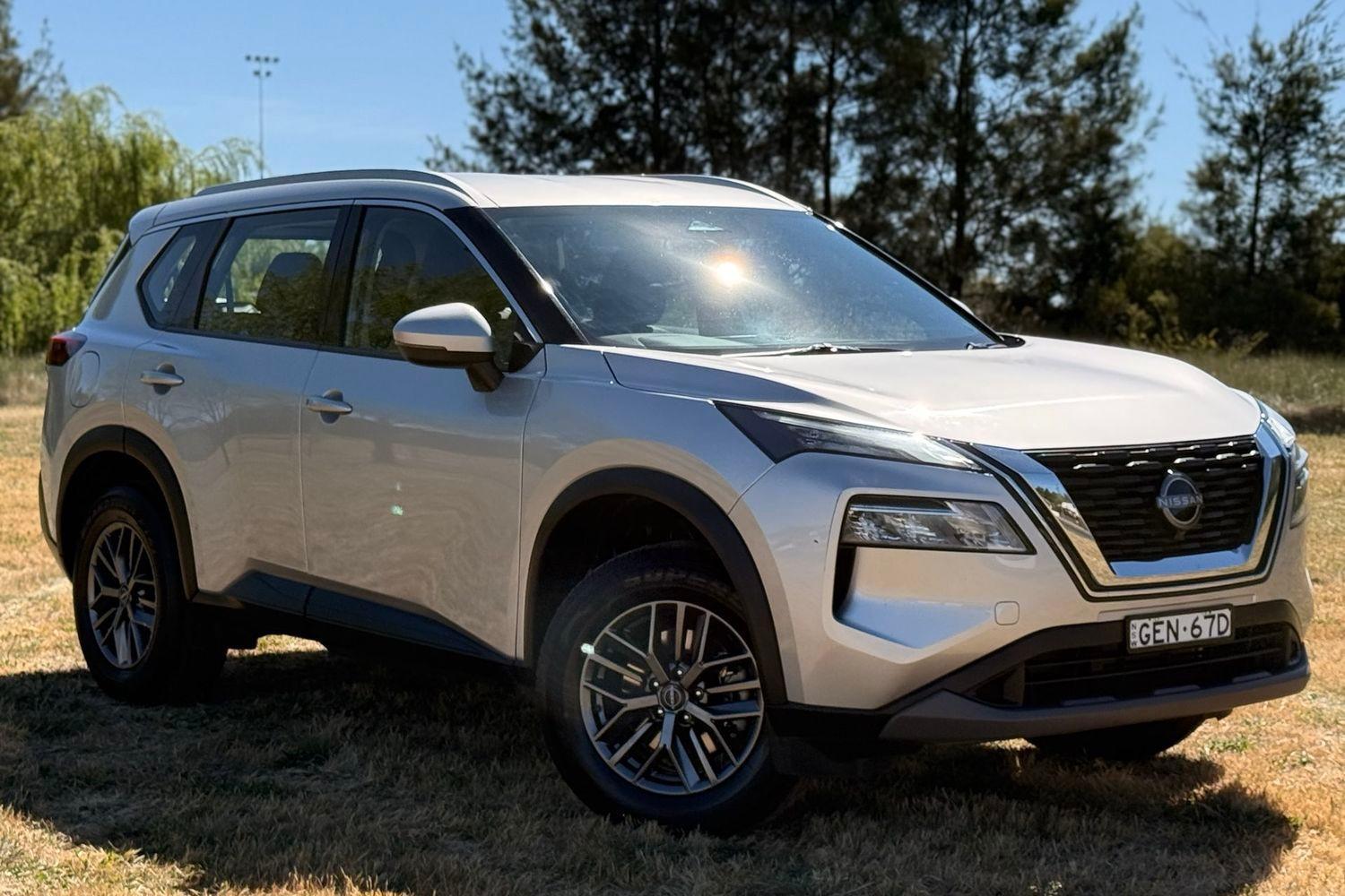 2024 Nissan X-TRAIL ST in Silver