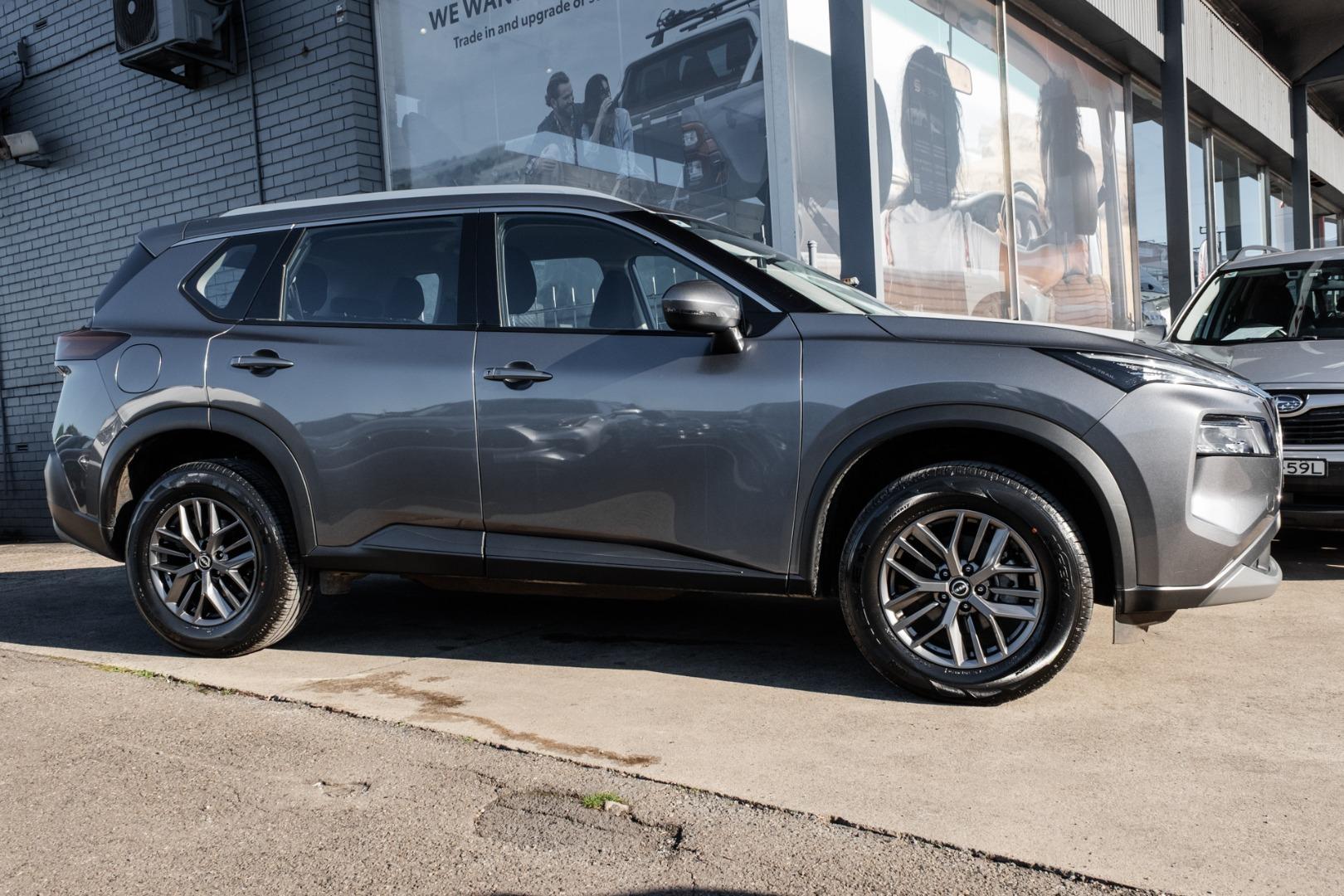 2024 Nissan X-TRAIL ST in Grey