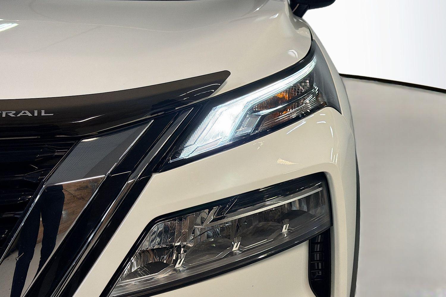 2023 Nissan X-TRAIL ST in White