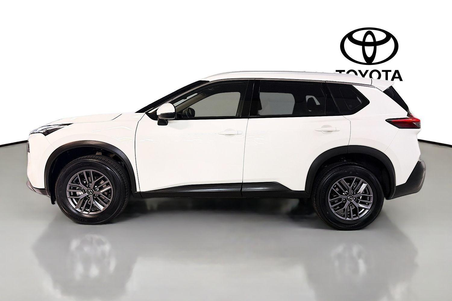 2023 Nissan X-TRAIL ST in White