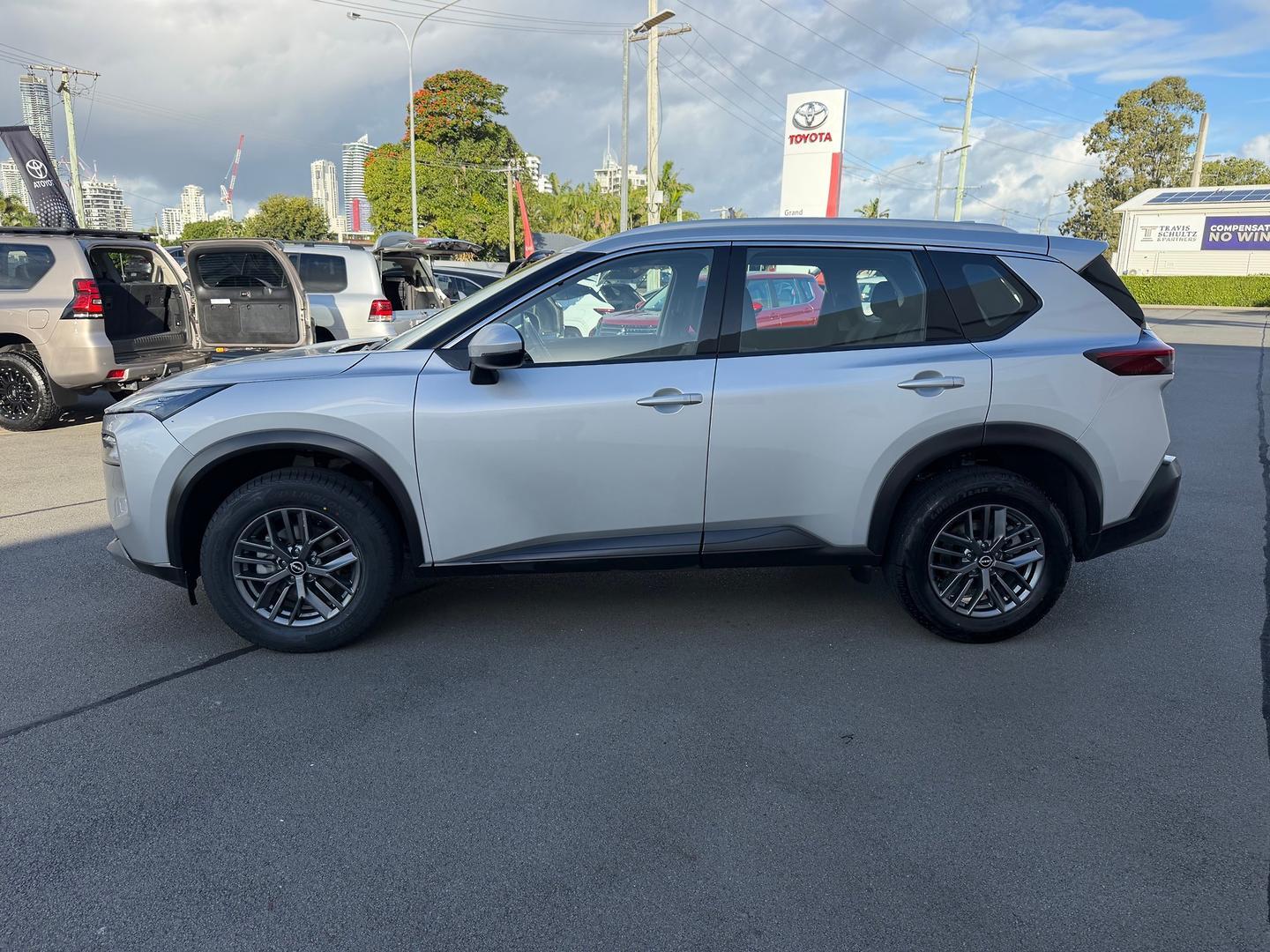 2025 Nissan X-TRAIL ST in Silver
