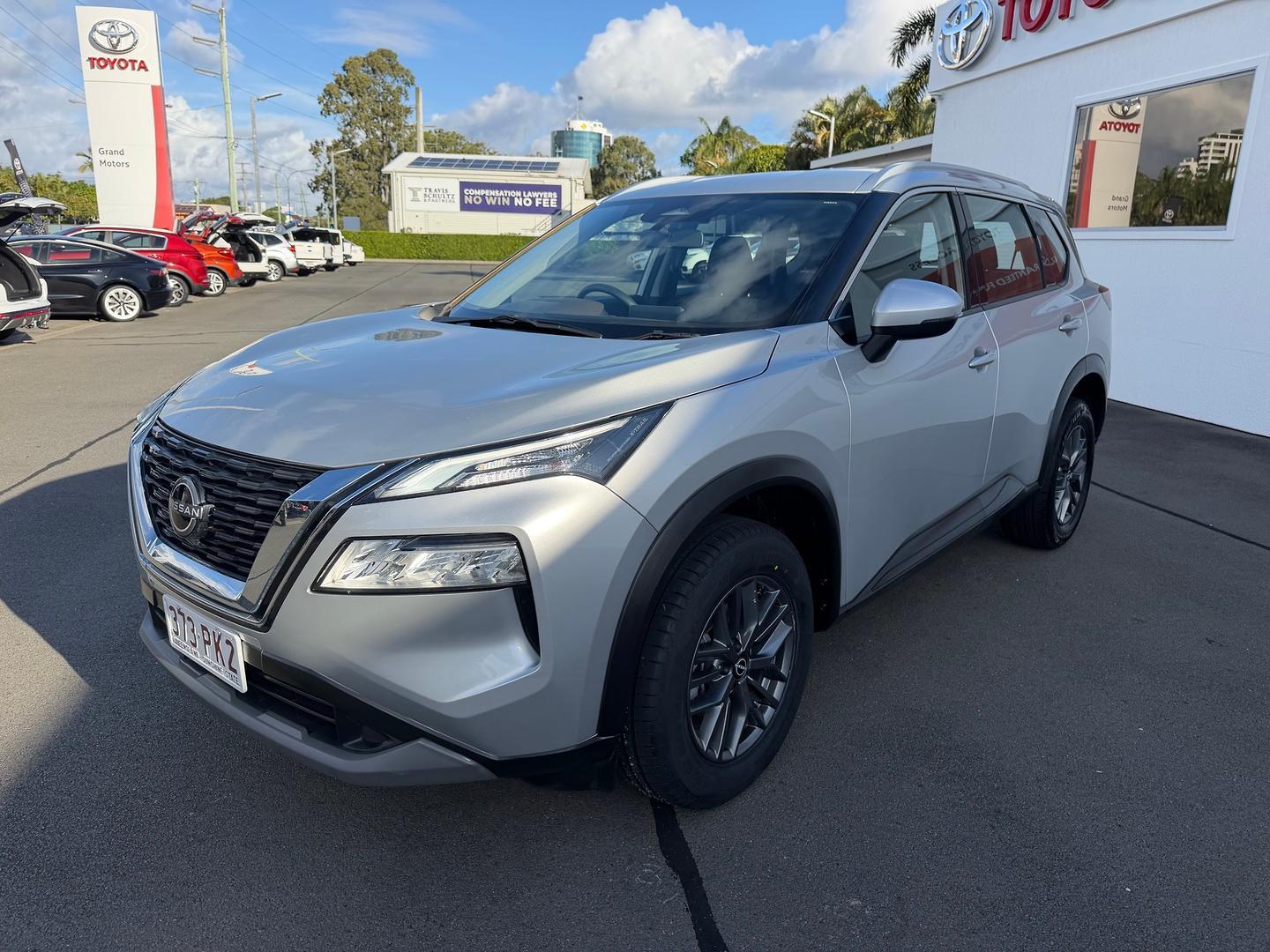 2025 Nissan X-TRAIL ST in Silver