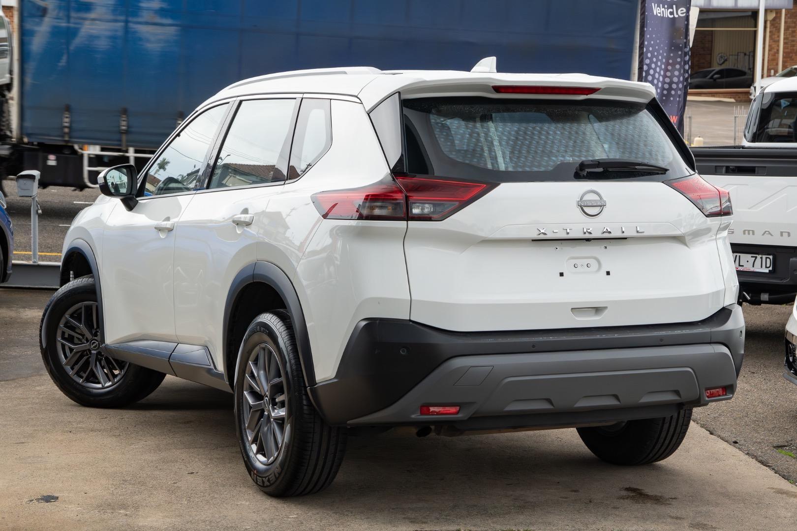 2024 Nissan X-TRAIL ST in White
