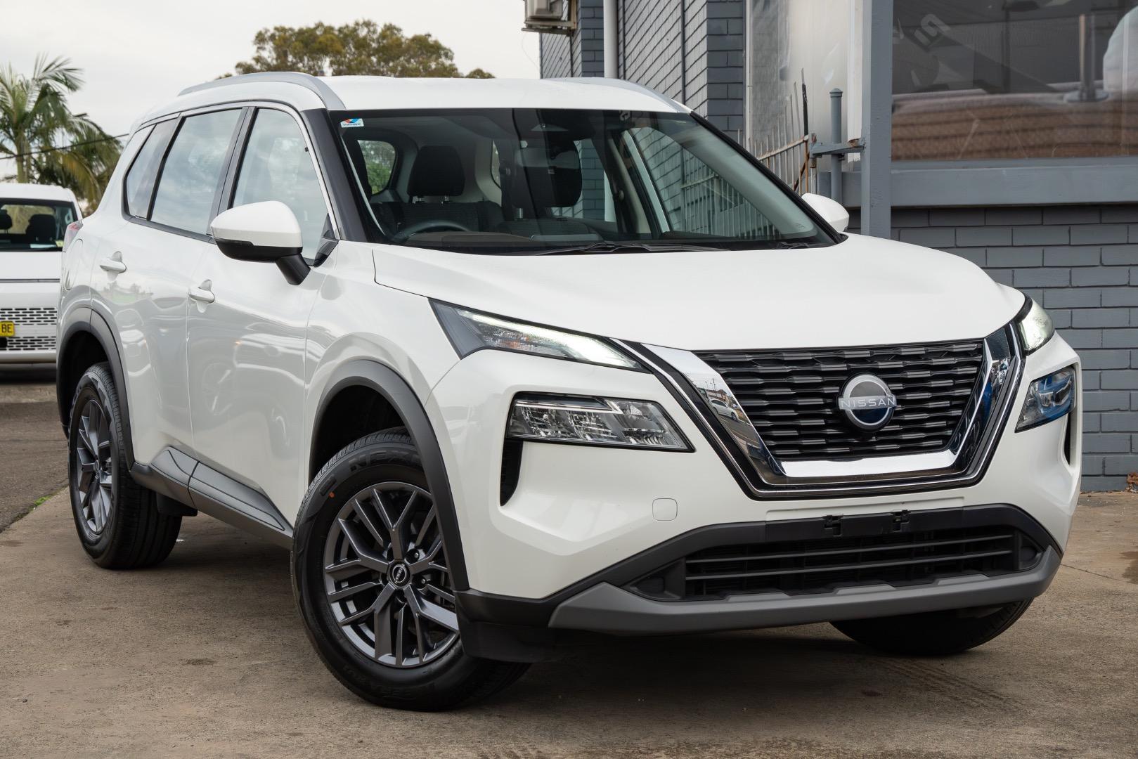 2024 Nissan X-TRAIL ST in White