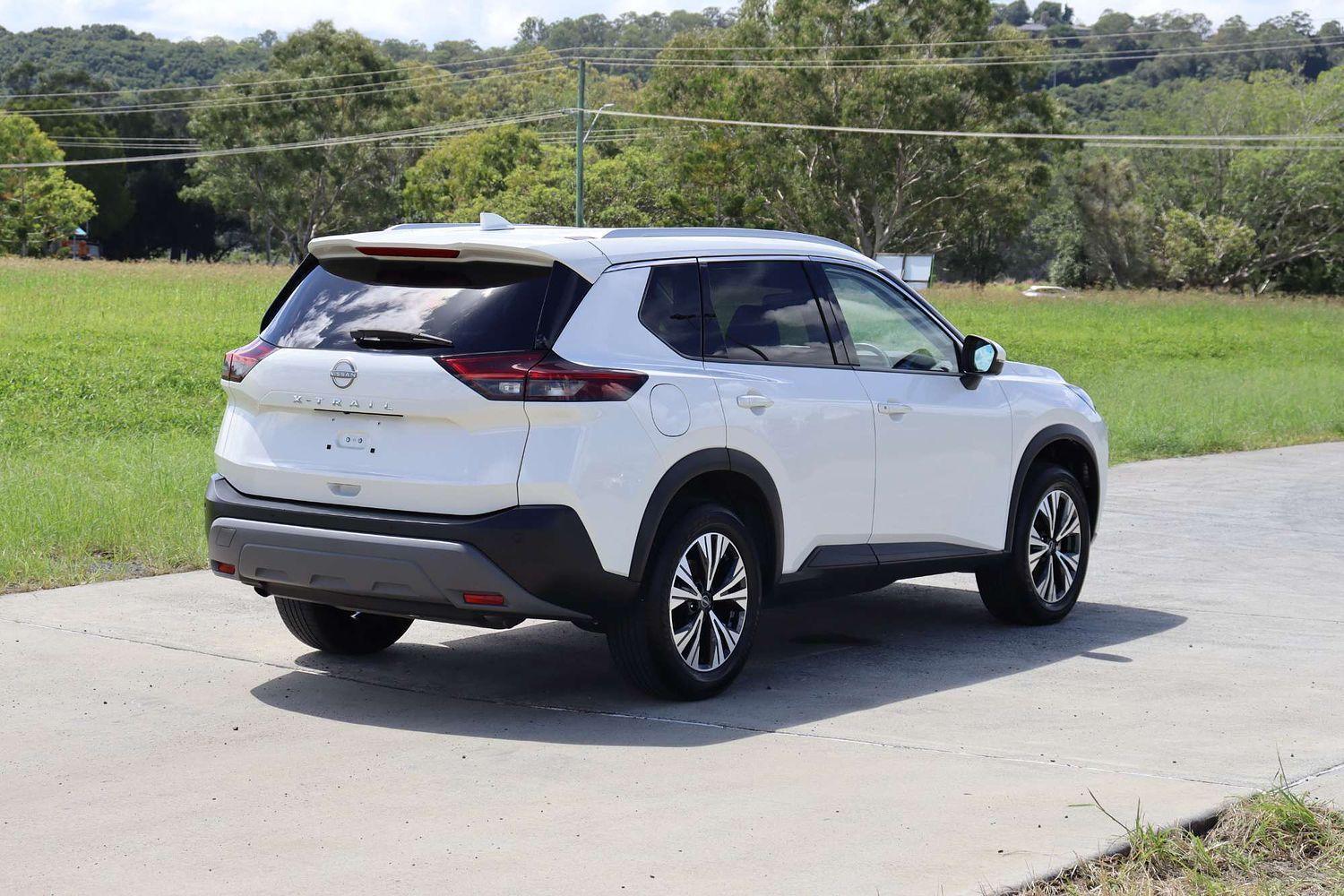 2025 Nissan X-TRAIL ST-L in White