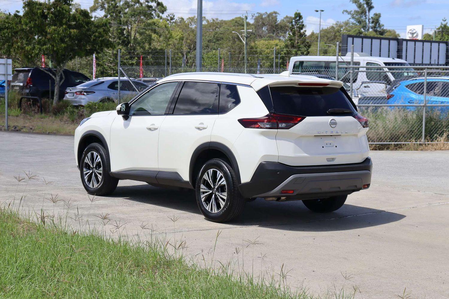 2025 Nissan X-TRAIL ST-L in White
