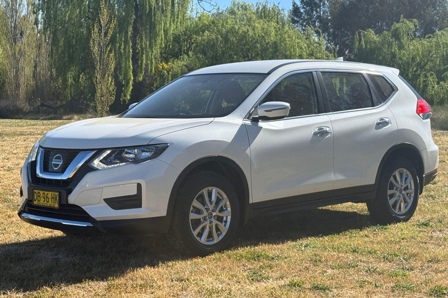 2019 Nissan X-TRAIL ST in White