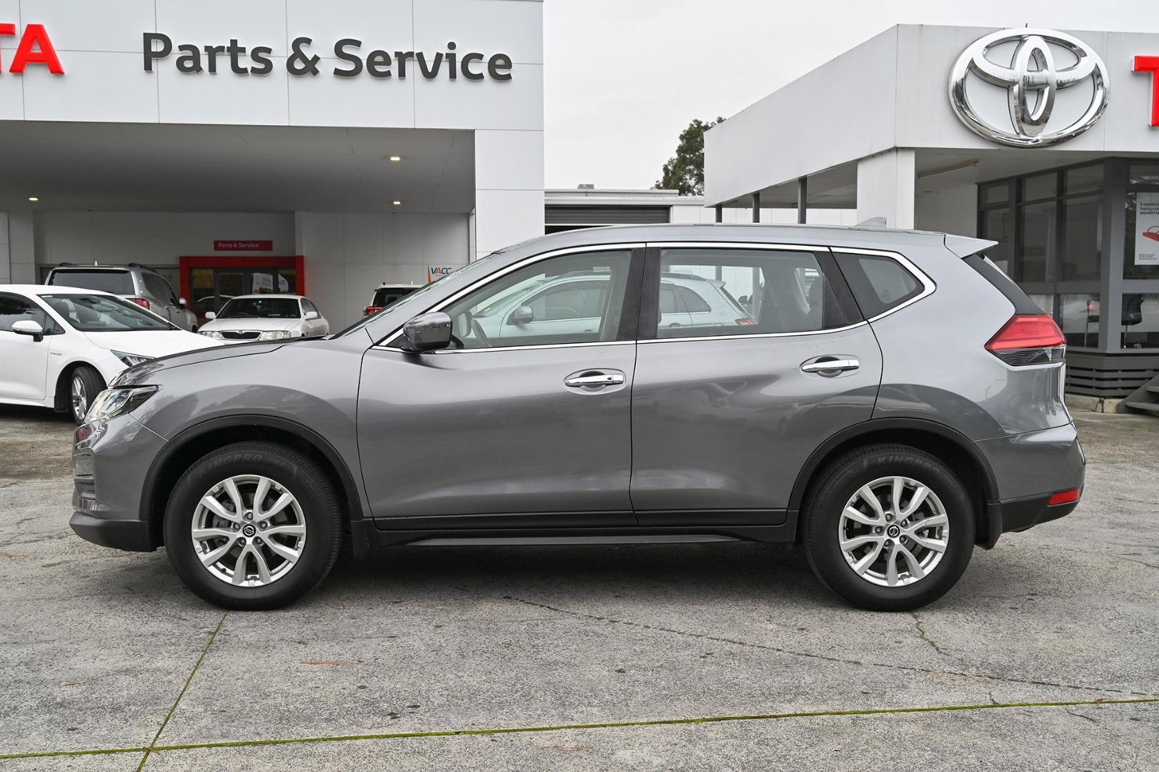 2019 Nissan X-TRAIL ST in Grey