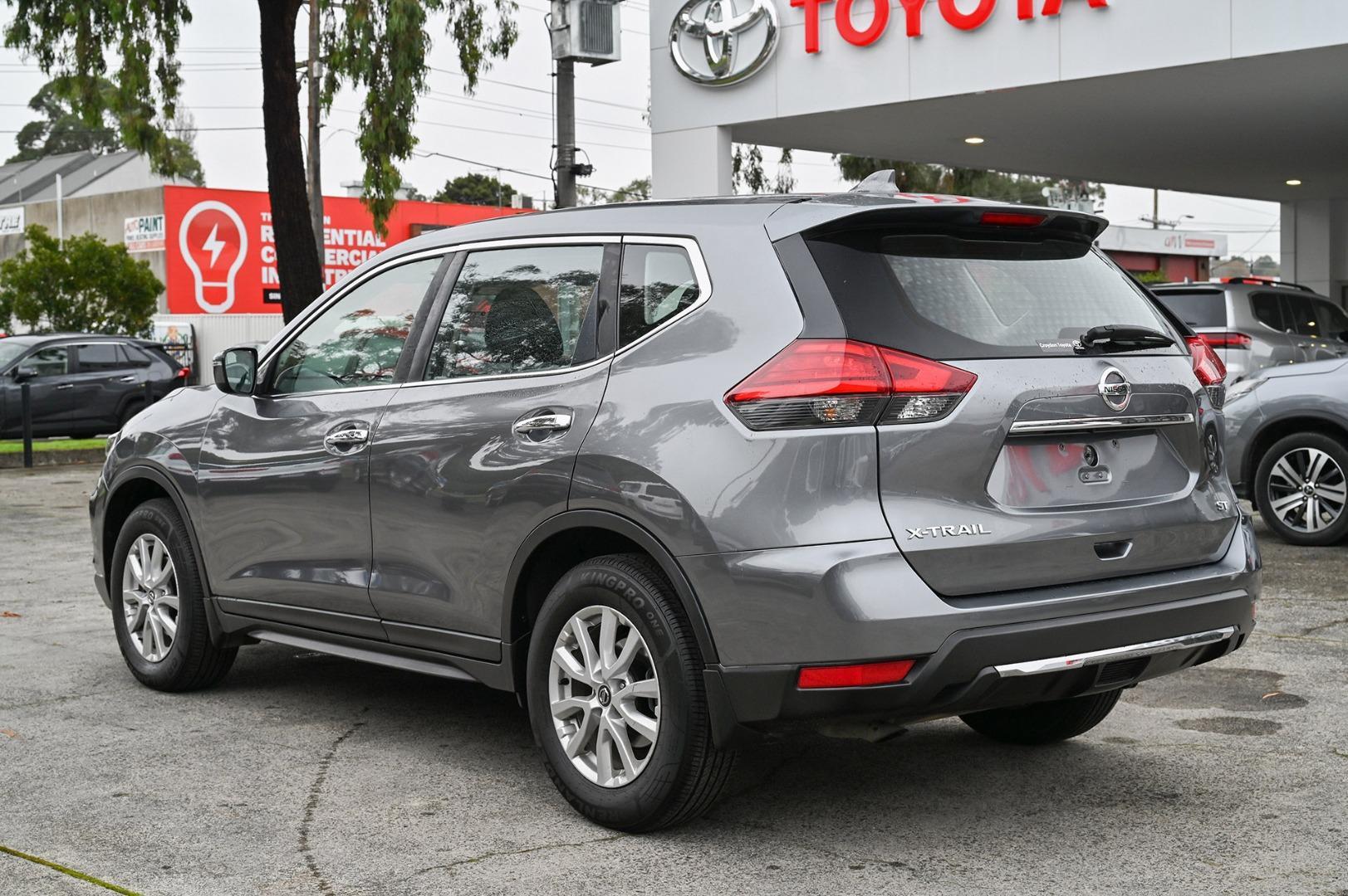 2019 Nissan X-TRAIL ST in Grey