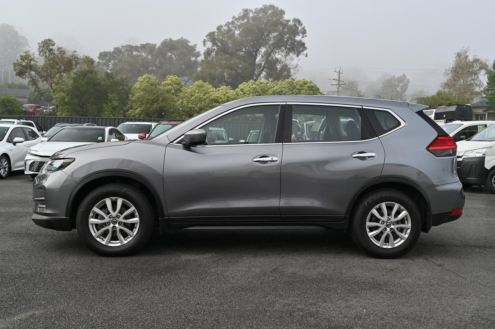 2019 Nissan X-TRAIL ST in Grey