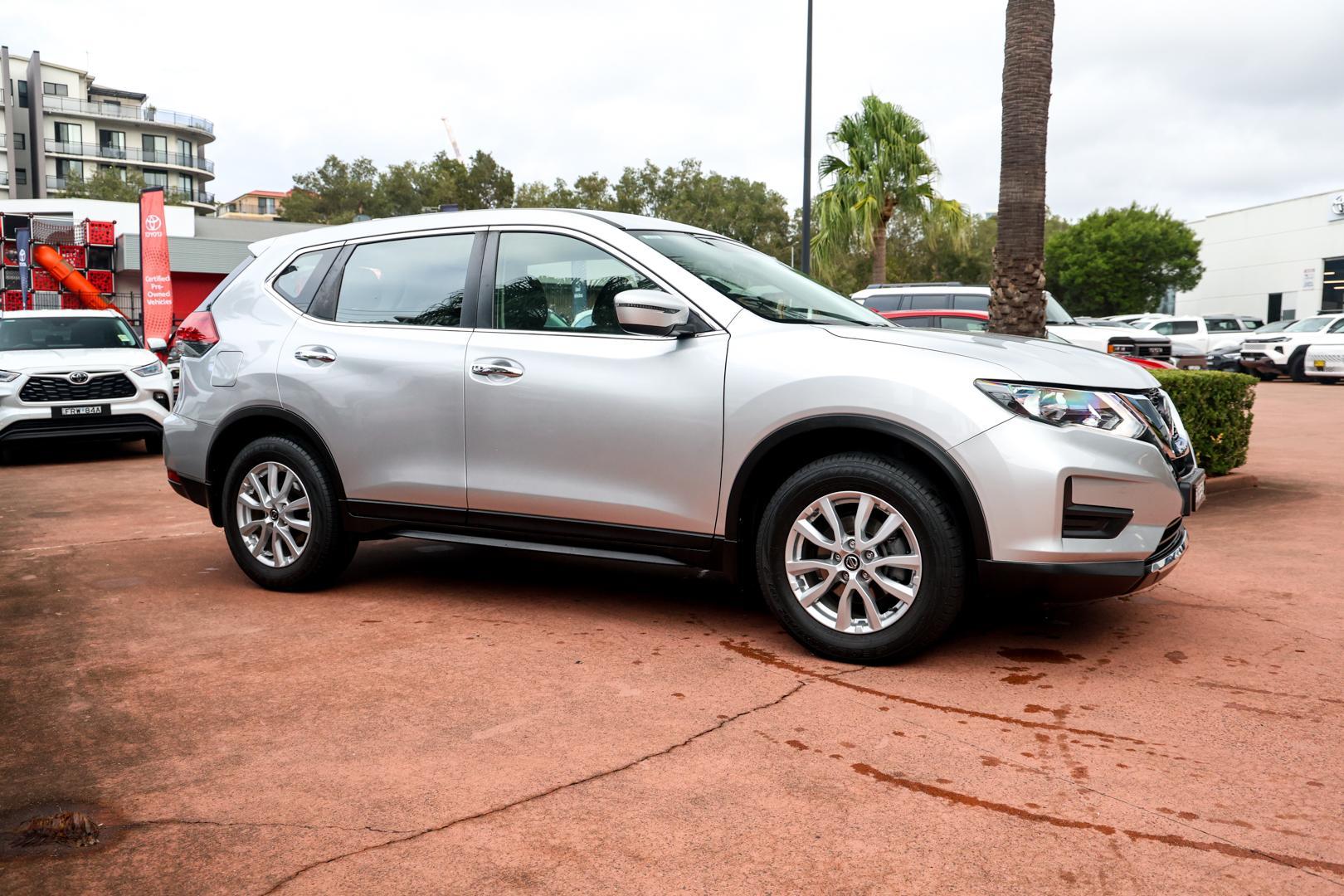 2021 Nissan X-TRAIL ST in Silver