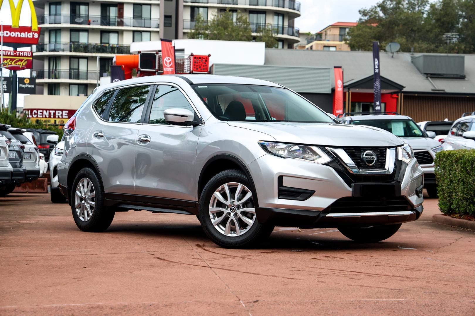 2021 Nissan X-TRAIL ST in Silver