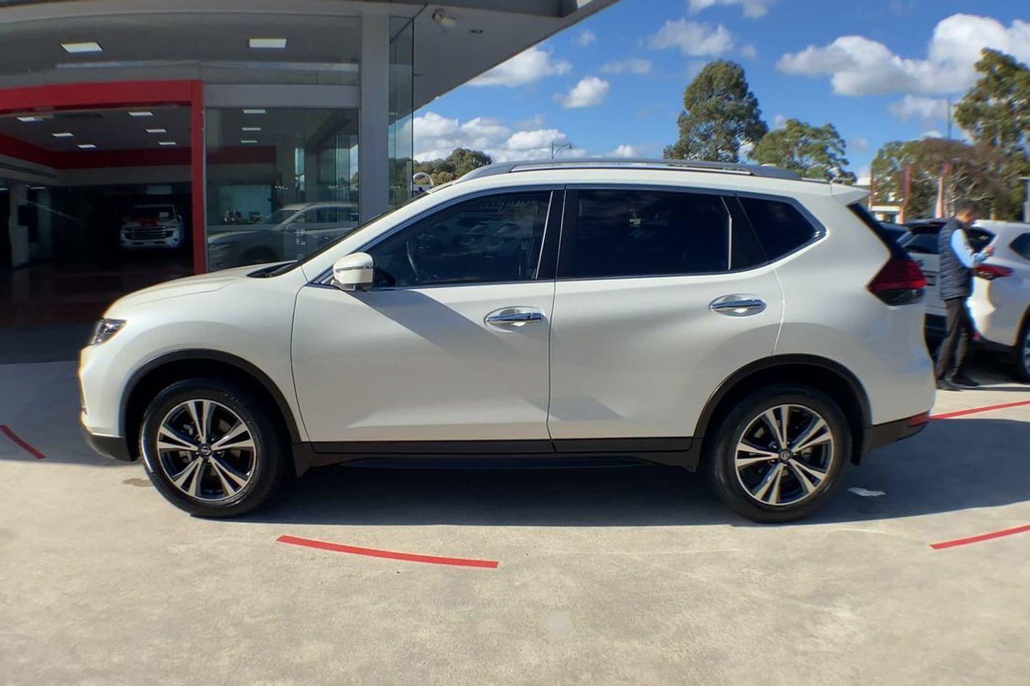 2021 Nissan X-TRAIL ST-L in White