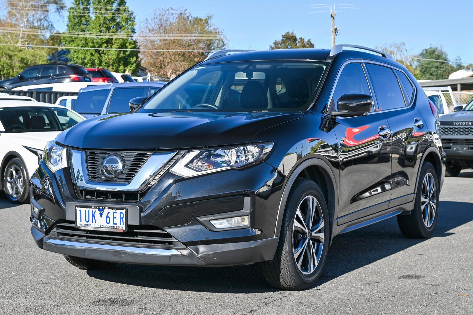 2021 Nissan X-TRAIL ST-L in Black