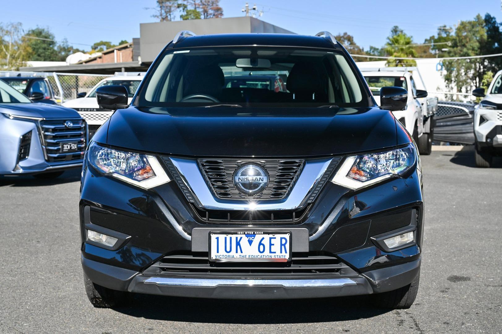 2021 Nissan X-TRAIL ST-L in Black