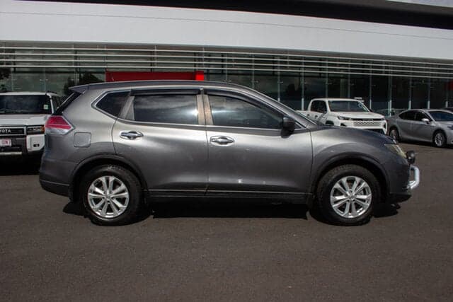 2014 Nissan X-TRAIL ST in Silver