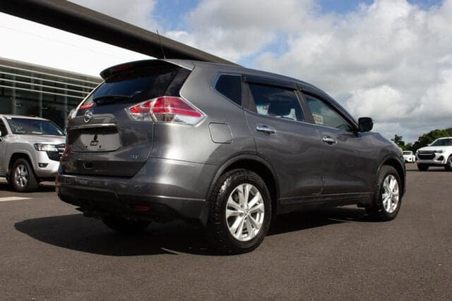 2014 Nissan X-TRAIL ST in Silver