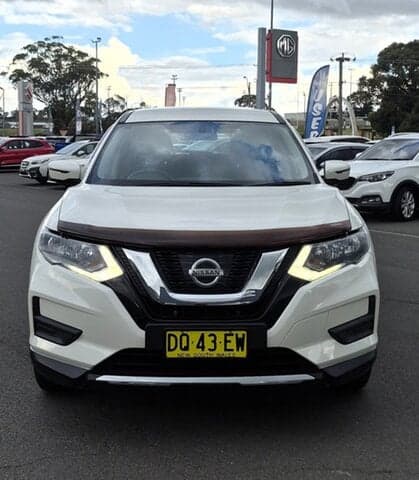 2017 Nissan X-TRAIL TS in White