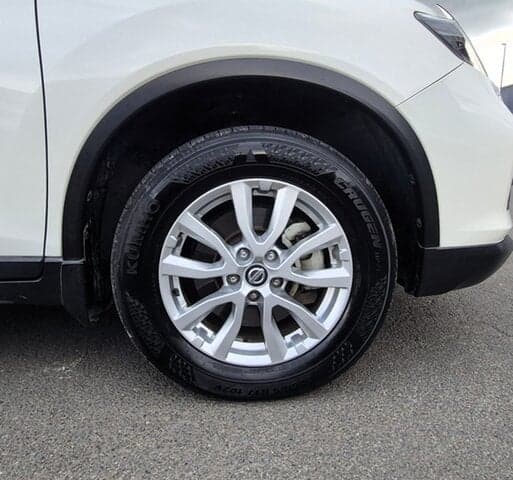 2017 Nissan X-TRAIL TS in White