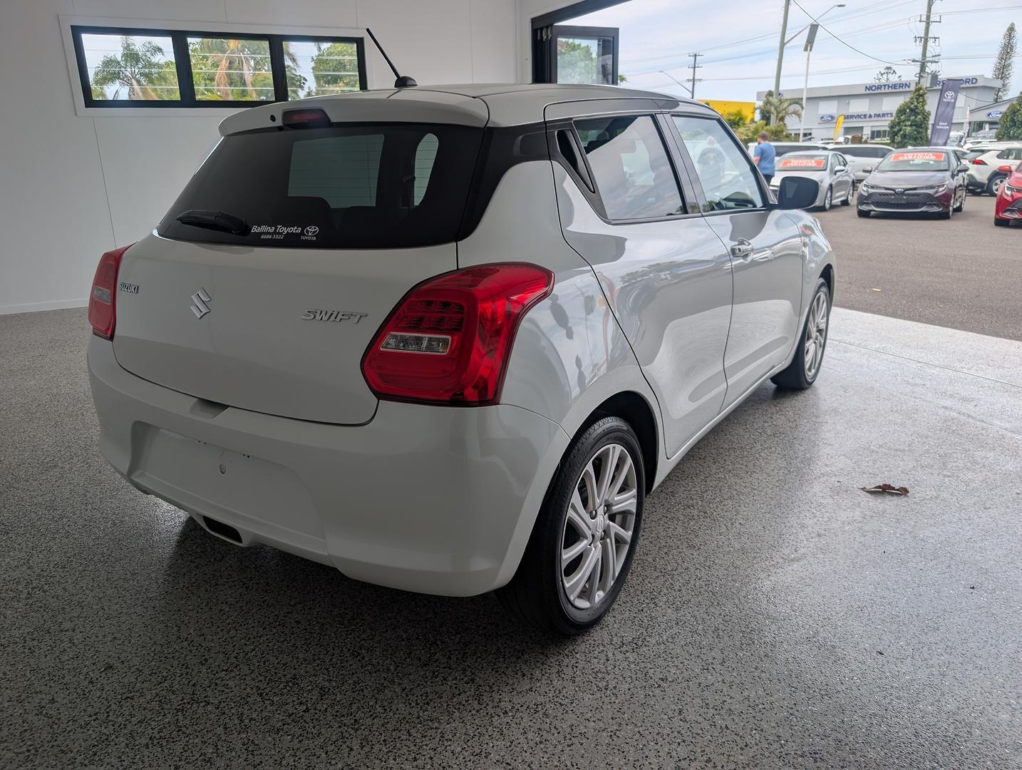 2023 Suzuki Swift GL in White