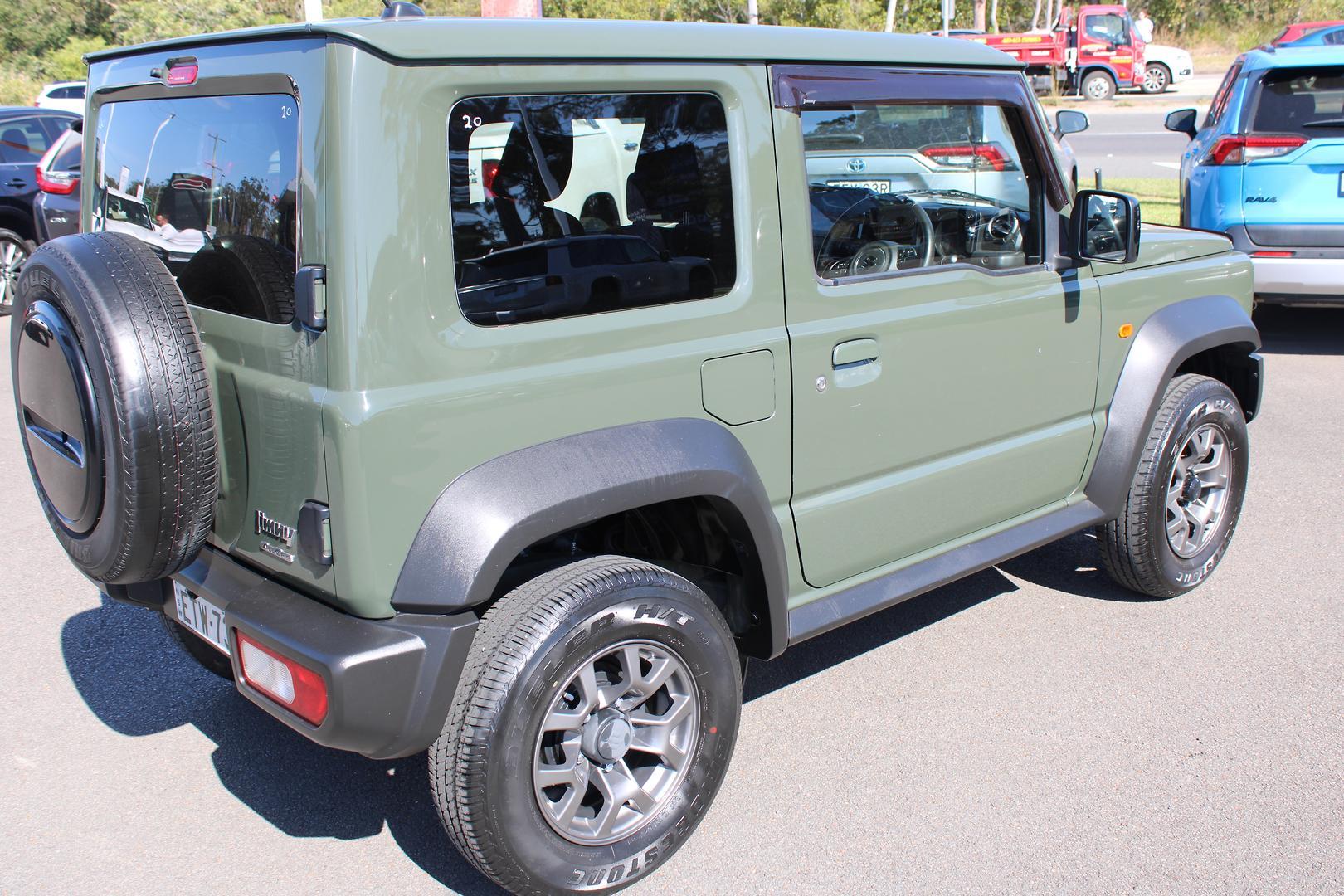 2022 Suzuki Jimny Base in Green