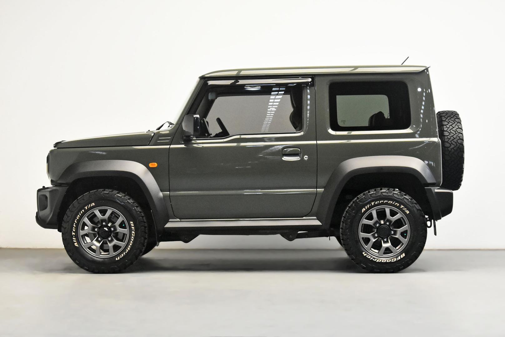 2022 Suzuki Jimny Base in Green