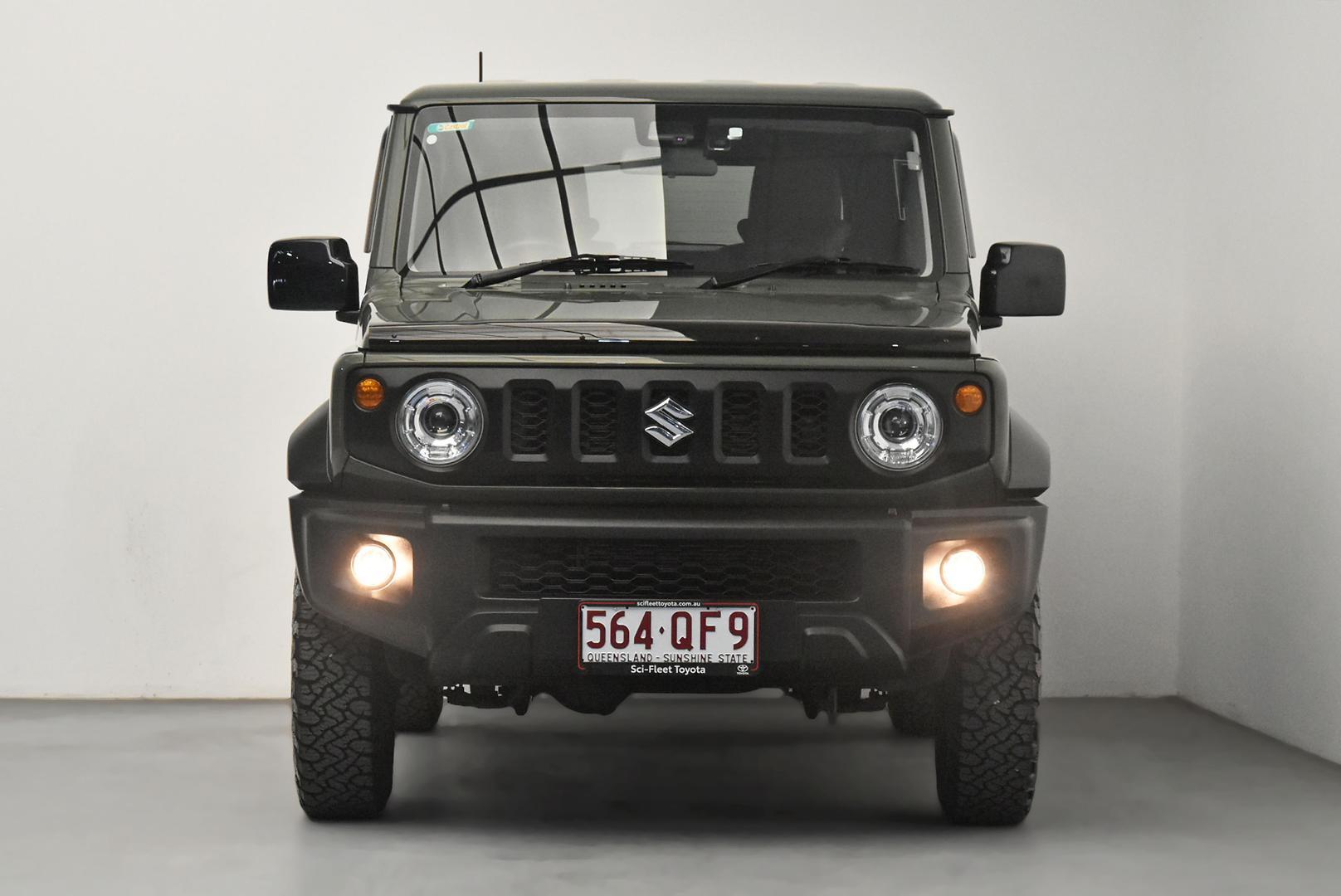 2022 Suzuki Jimny Base in Green