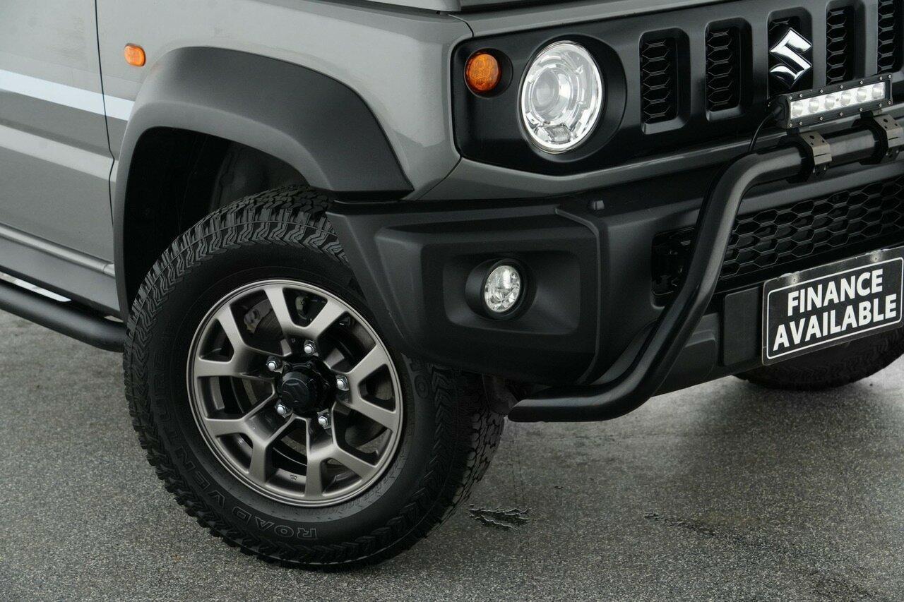 2022 Suzuki Jimny Base in Grey