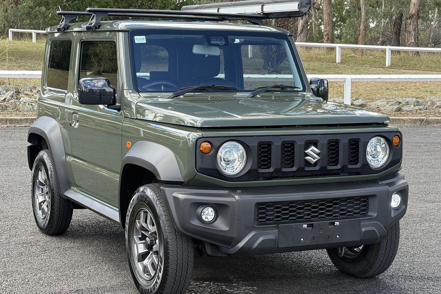 2022 Suzuki Jimny Base in Green