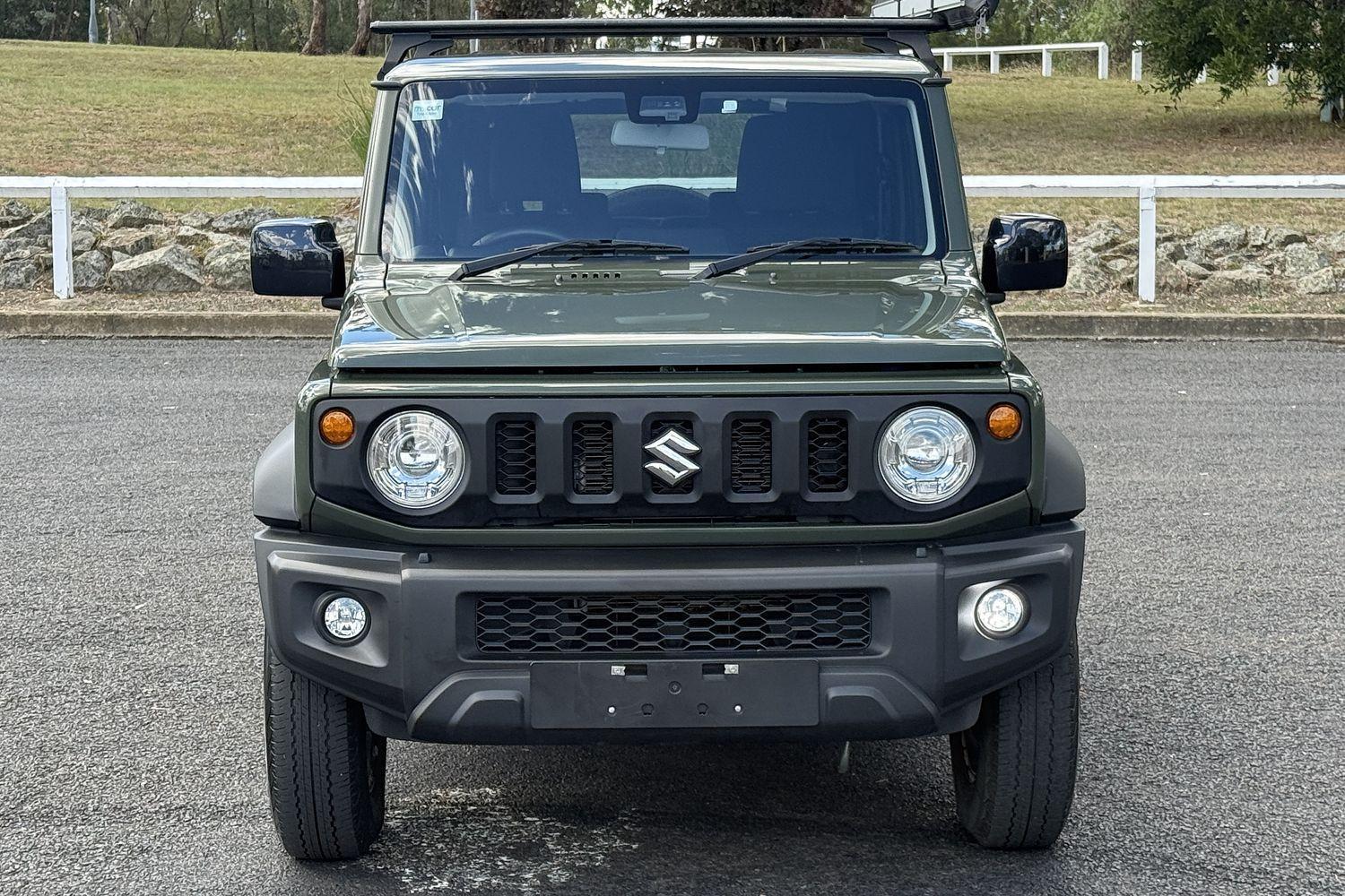 2022 Suzuki Jimny Base in Green