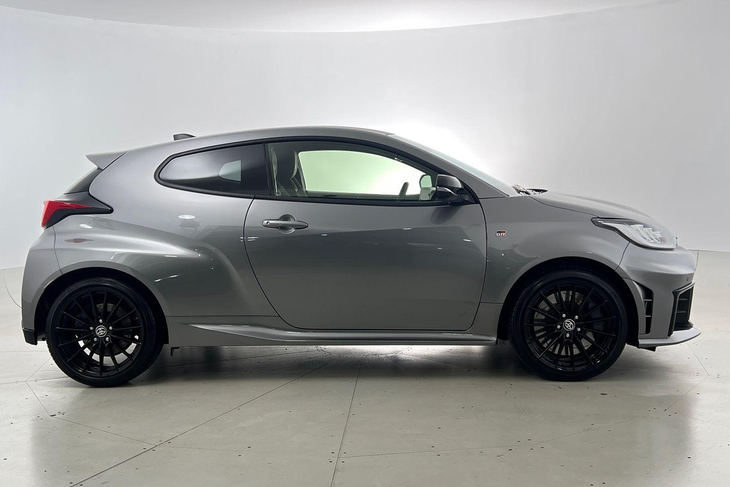 2024 Toyota Yaris GT in Silver