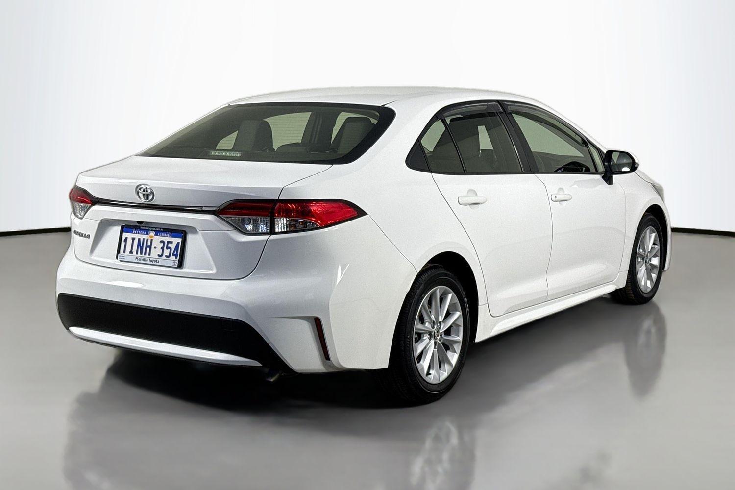 2020 Toyota Corolla Ascent Sport in White
